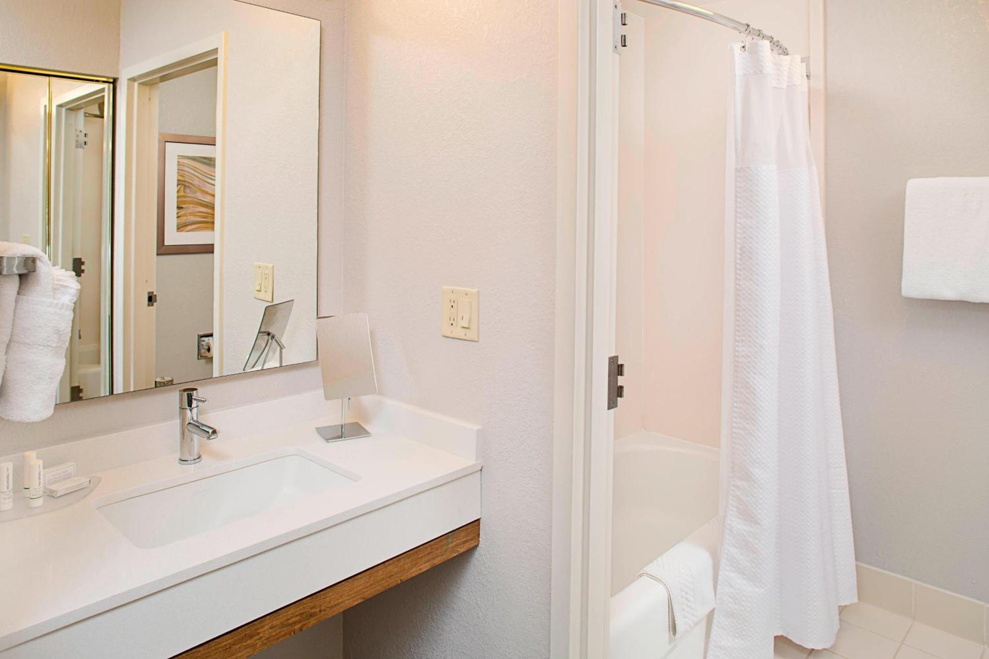 Courtyard By Marriott West Palm Beach Airport Екстериор снимка